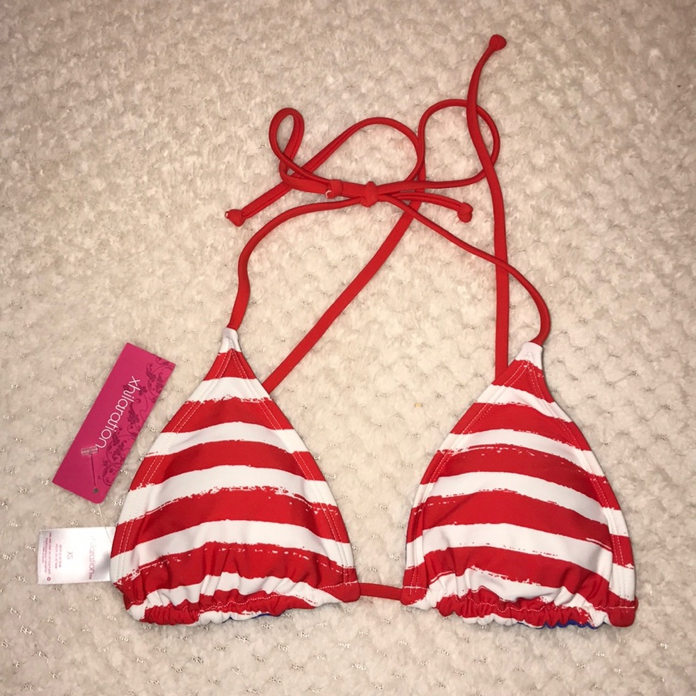 ❤️NWT bikini top. Size XSMALL. Red & white striped